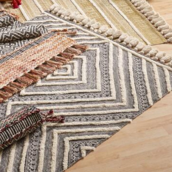 NWT - BOHO RUG - Picture 5 of 10